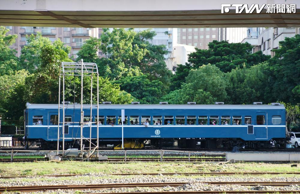 直擊/台北信義區竟有火車在路上跑! 台灣首座「活的鐵道博物館」願景成真